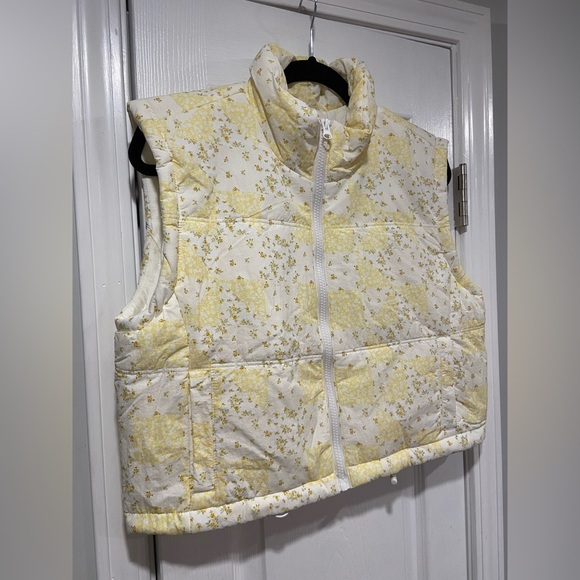 NWT Thread & Supply Size S Yellow Floral Patchwork Cropped Luff Vest Full Zip - Picture 3 of 10